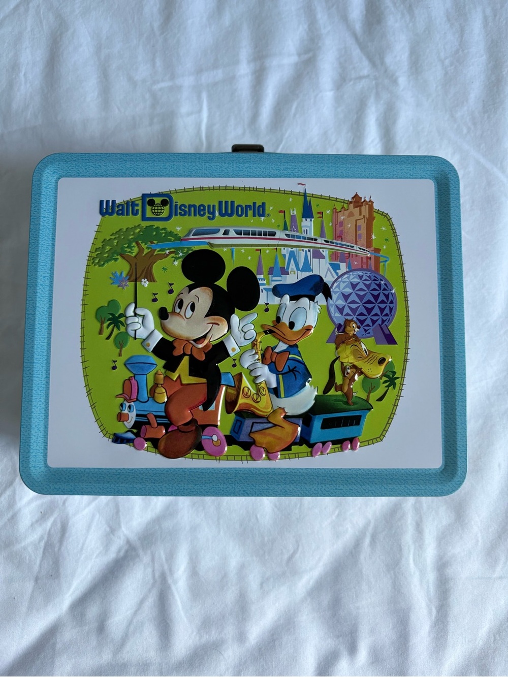 Walt Disney World 50th Metal Lunch Box With 5 Piece Pin Set D23 Fan Club